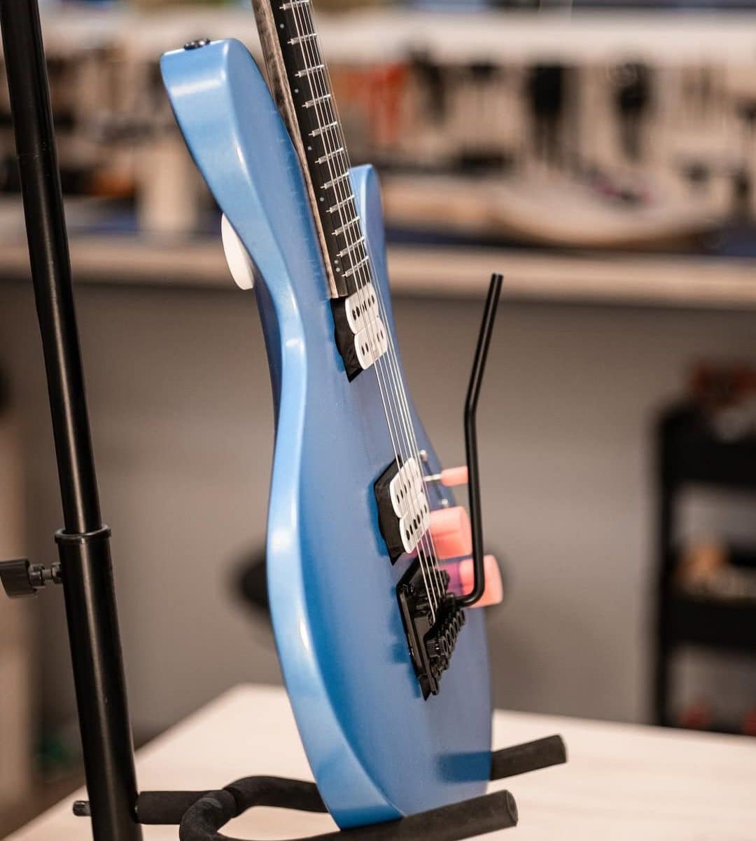 guitar headless tremolo