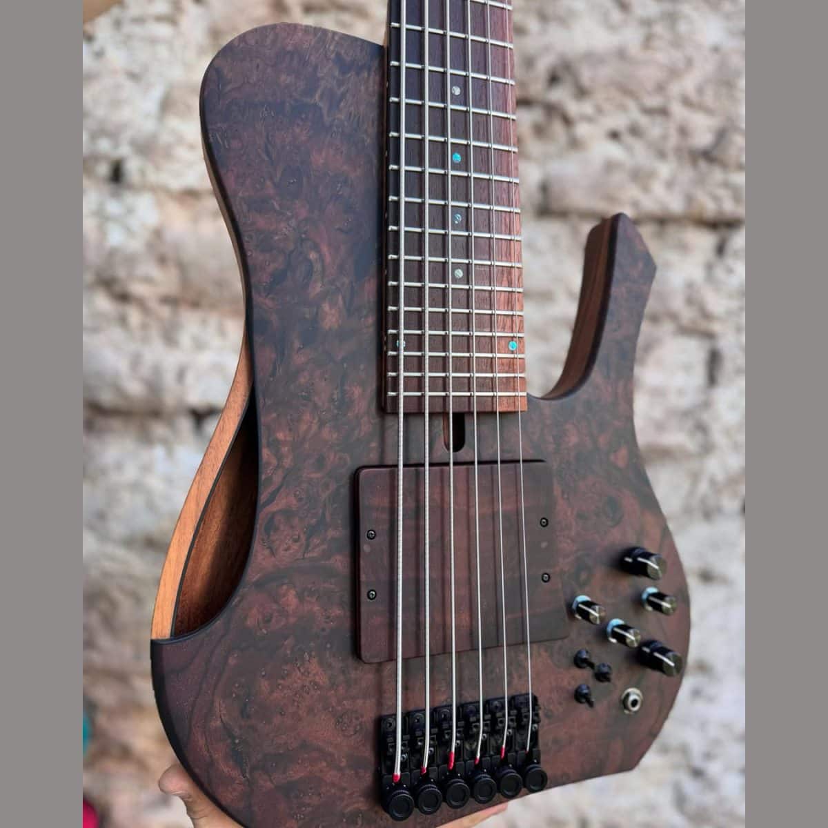 headless-bass-bridge-headless-tuners